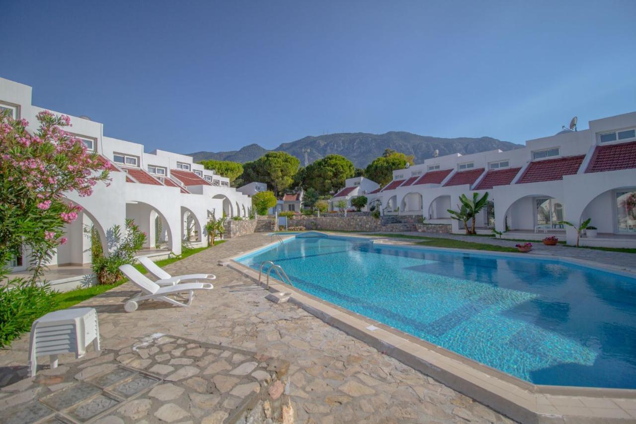 Club Lapethos Bungalow Kyrenia  Exterior foto