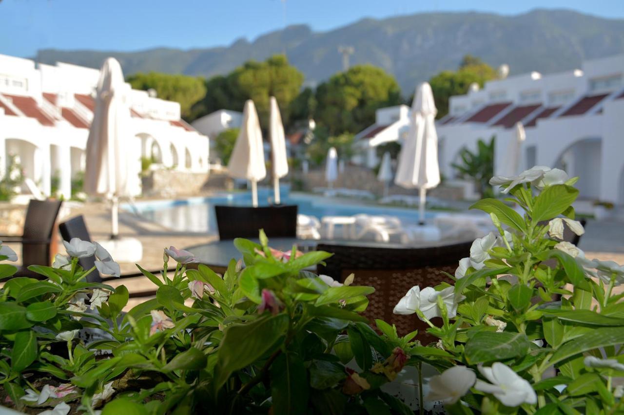 Club Lapethos Bungalow Kyrenia  Exterior foto