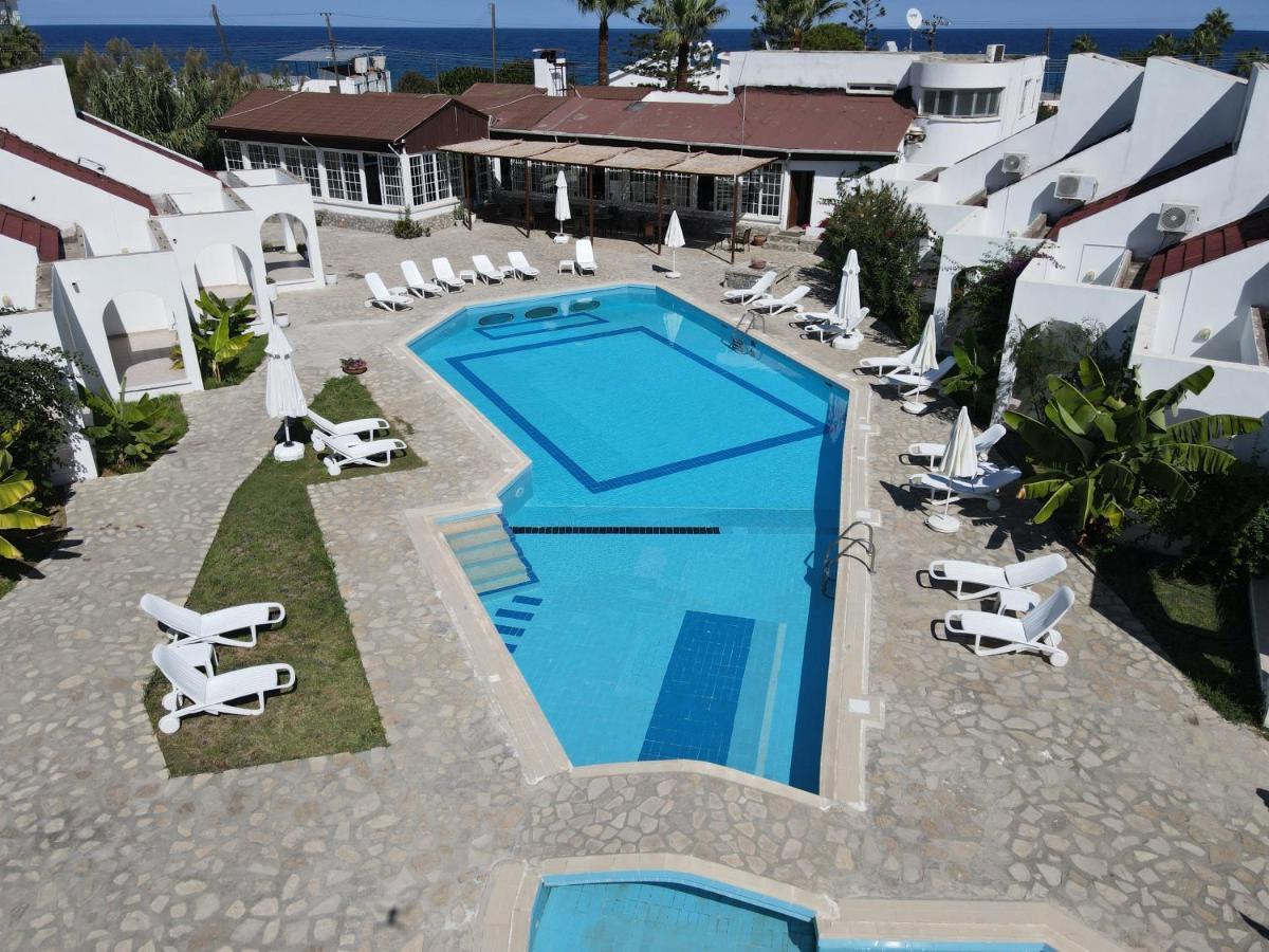 Club Lapethos Bungalow Kyrenia  Exterior foto